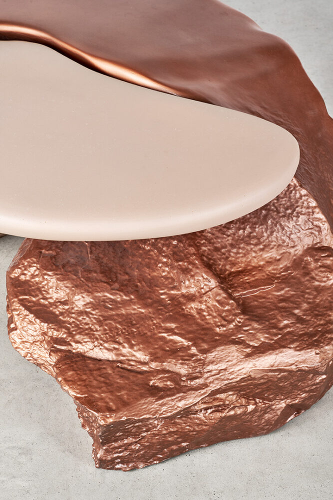 Flavie Audi Hugging rocks table